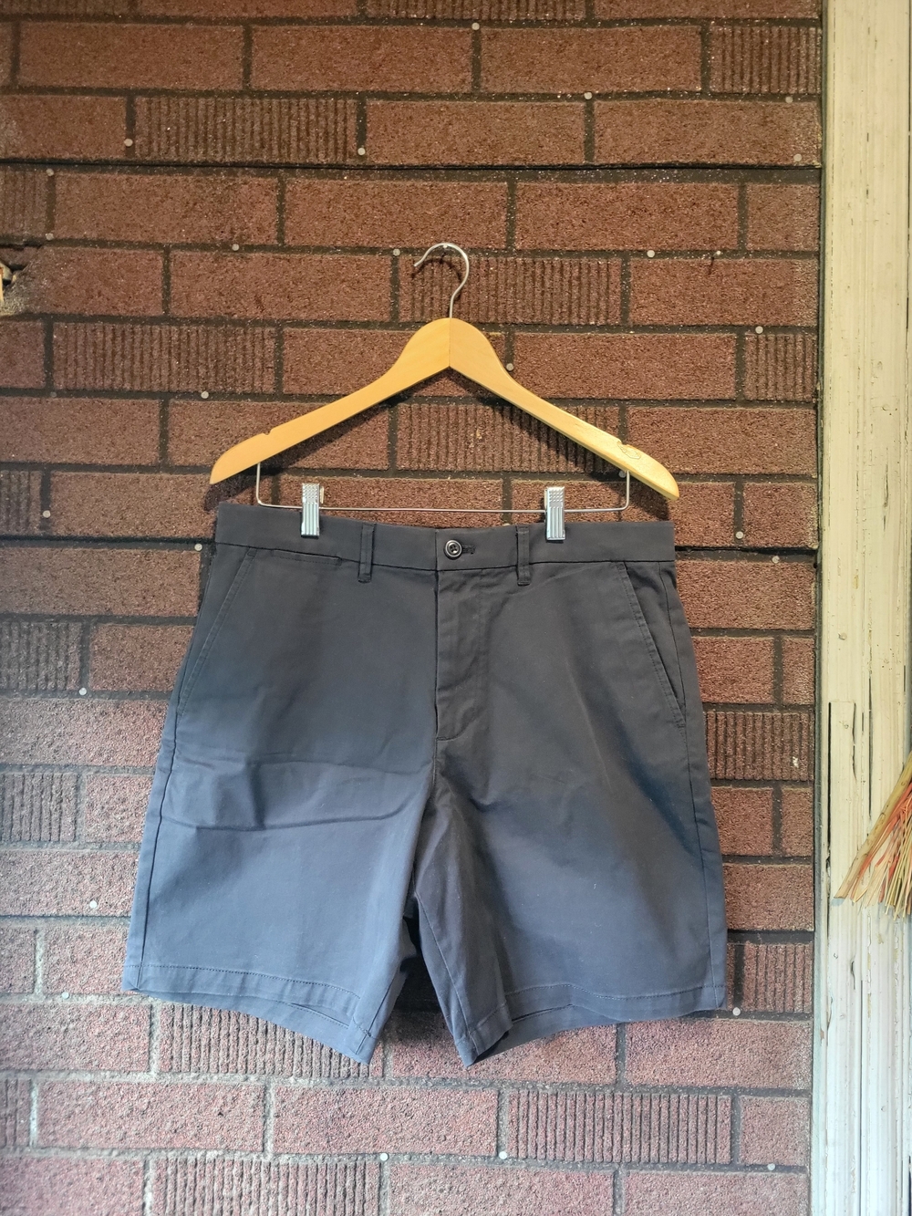 Gap Chino Shorts - Black